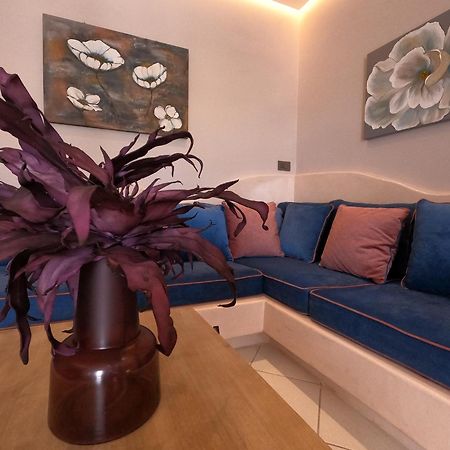 The Rock Luxury Homes Mesaria Exterior foto